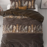 Fjer på chokoladebrun baggrund - 100% polyester